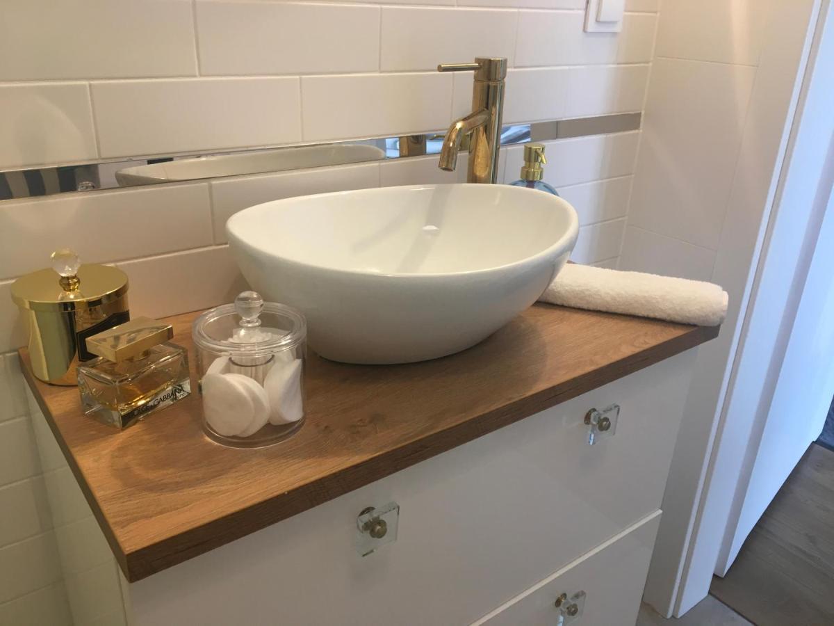 Apartament Marine Holiday Elbląg - winda -parking w hali garażowej Bagian luar foto